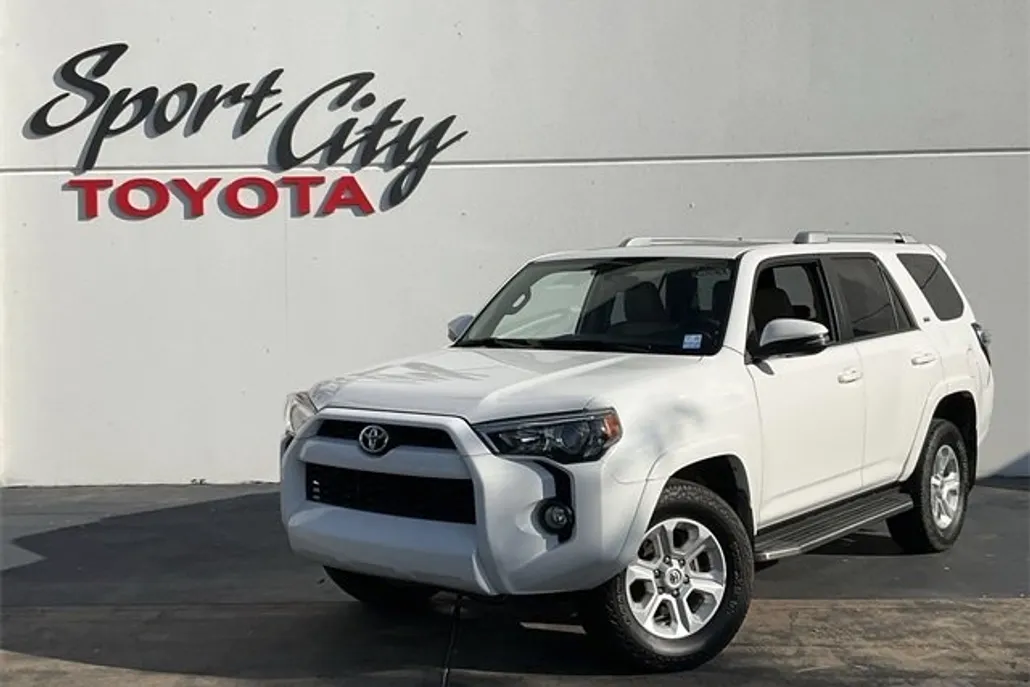 2016 Toyota 4Runner Base photo 1