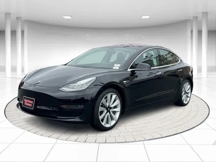 2018 Tesla Model 3 Long Range photo 1