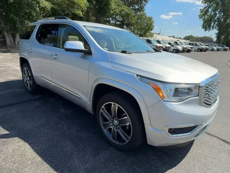 2017 Gmc Acadia Denali photo 1