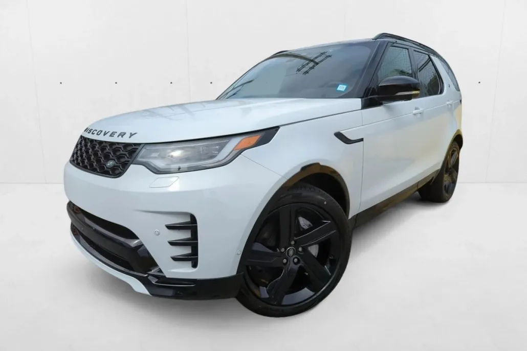 2024 Land Rover Discovery SE photo 1