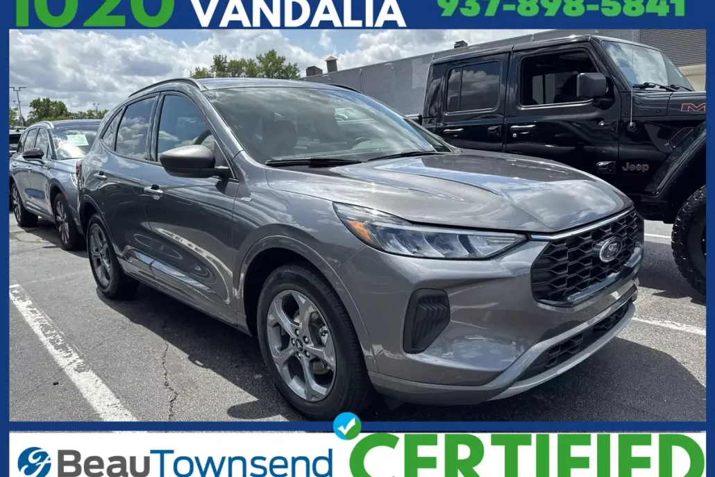 2023 Ford Escape ST-Line photo 1