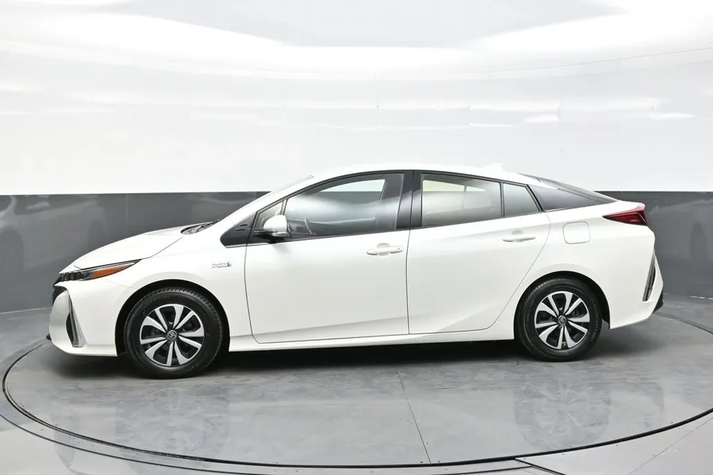 2018 Toyota Prius Prime Plus Premium Advanced photo 1