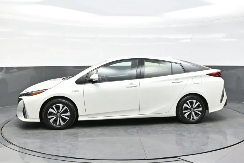 2018 Toyota Prius Prime Plus Premium Advanced photo 1