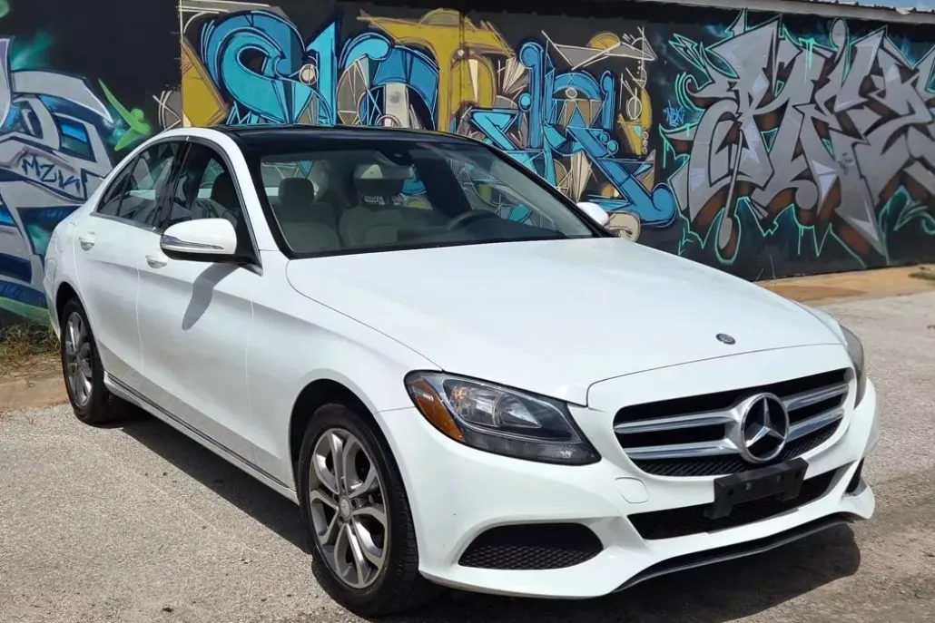 2015 Mercedes Benz C 300 Sedan photo 1