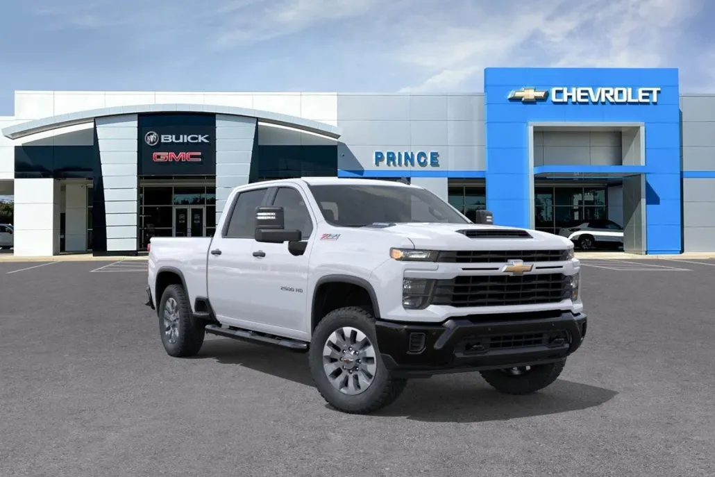 2025 Chevrolet Silverado 2500HD Custom photo 1