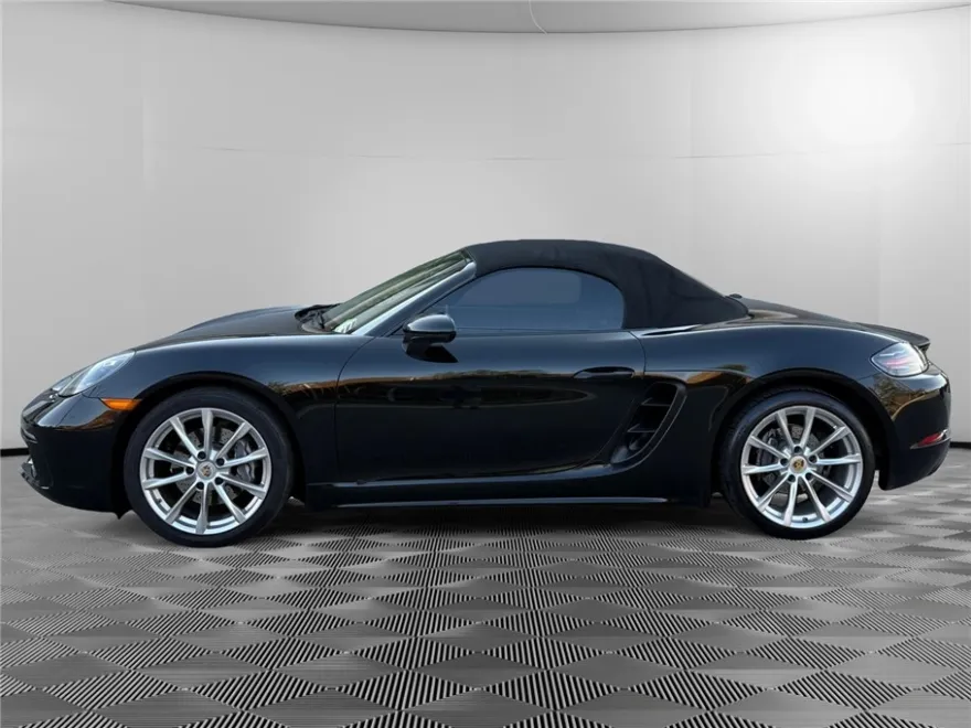 2017 Porsche Boxster photo 1