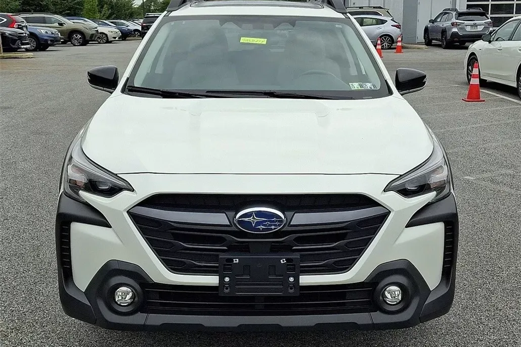 2023 Subaru Outback Premium photo 1