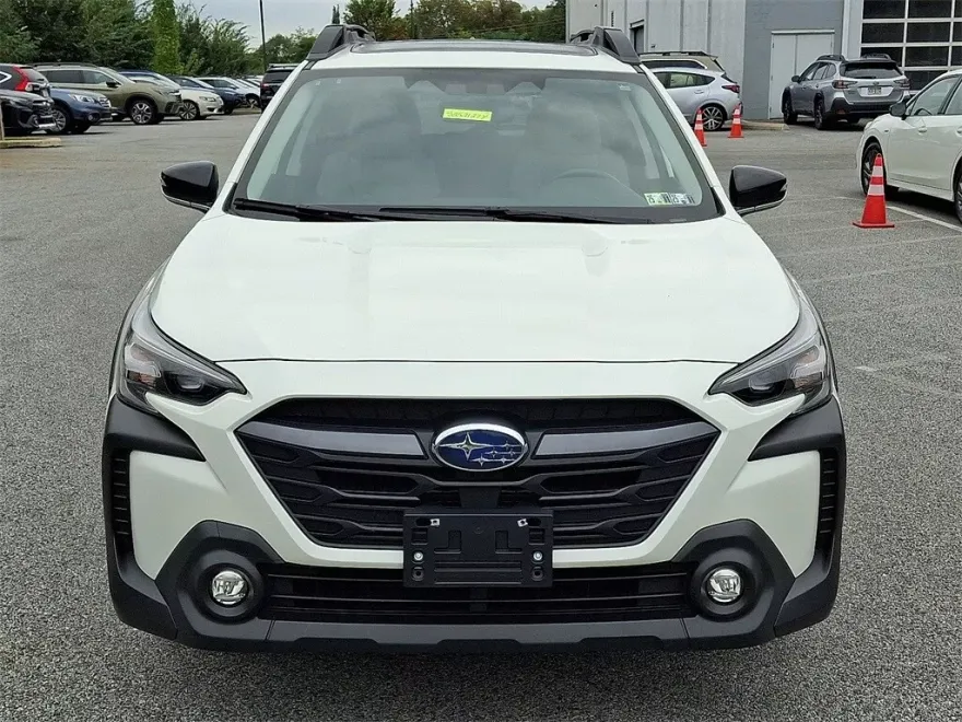 2023 Subaru Outback Premium photo 1