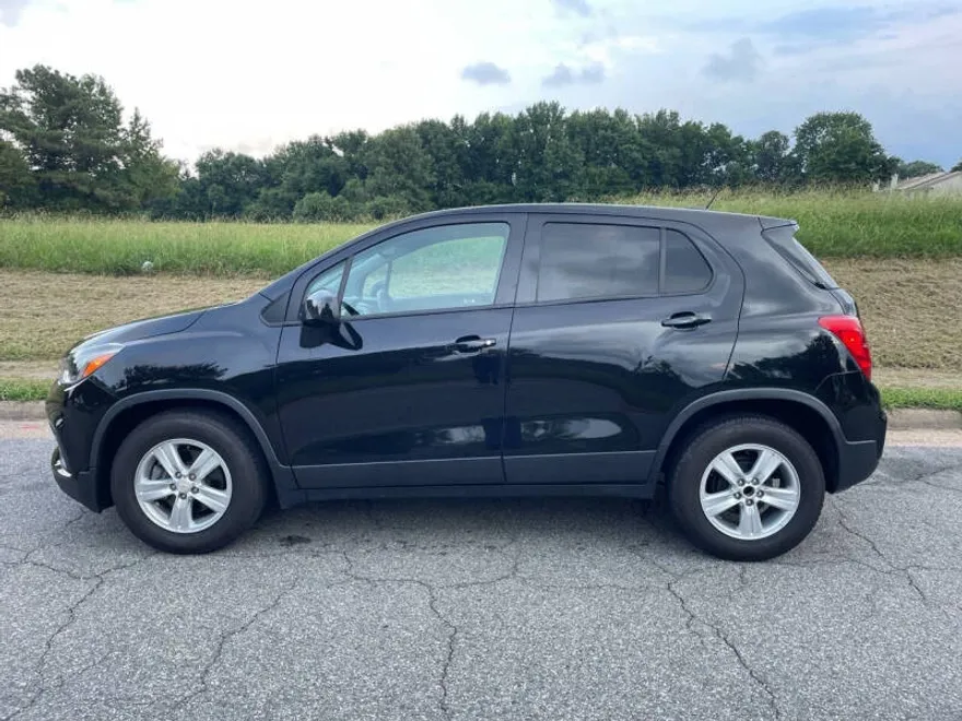 2020 Chevrolet Trax LS photo 1