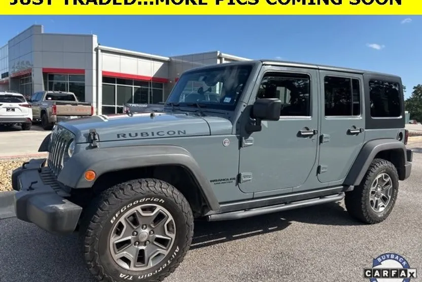 2015 Jeep Wrangler Unlimited Rubicon photo 1