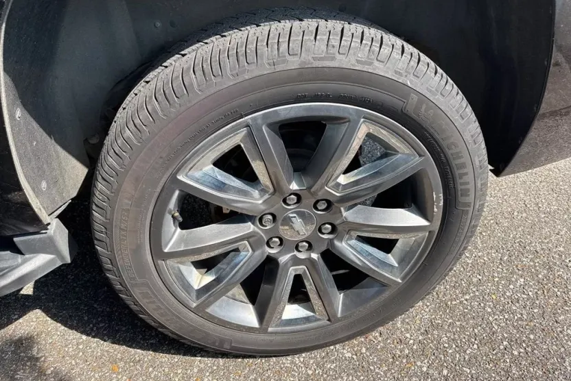 2018 Chevrolet Tahoe LT photo 1