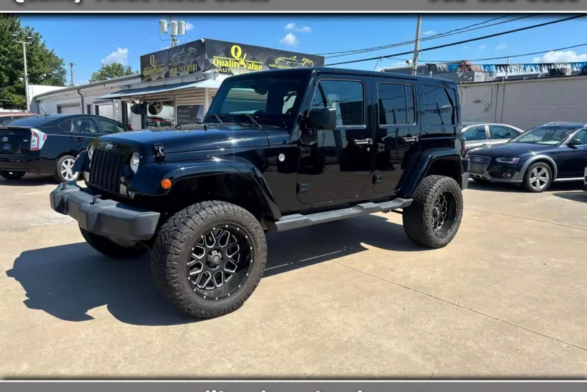 2015 Jeep Wrangler Unlimited Sahara photo 1