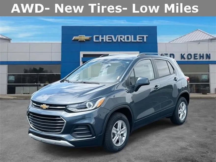 2022 Chevrolet Trax LT photo 1