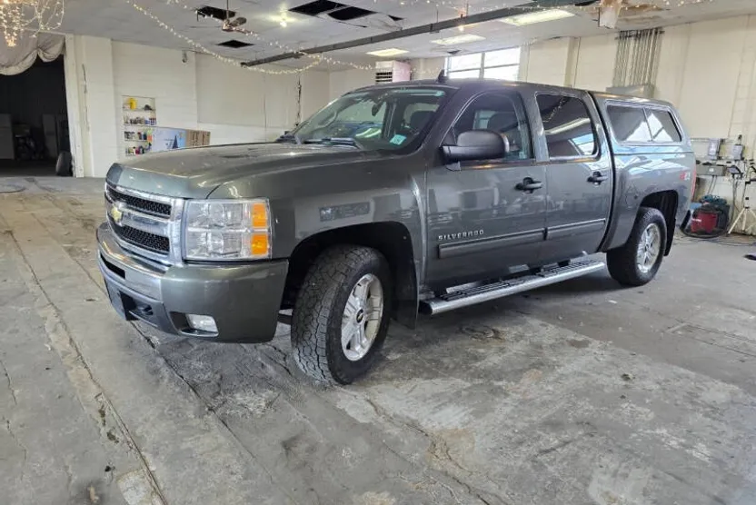 2011 Chevrolet Silverado 1500 LT photo 1
