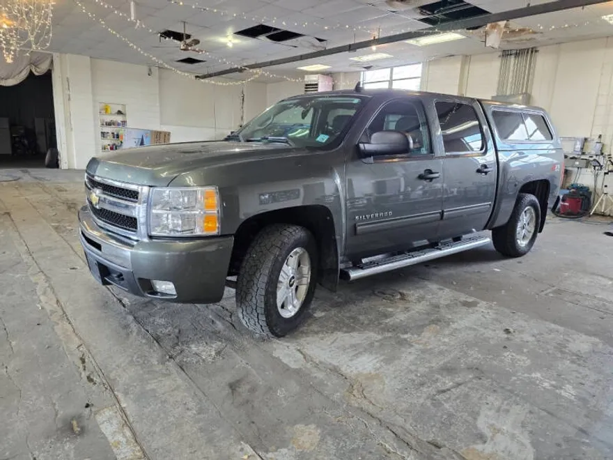 2011 Chevrolet Silverado 1500 LT photo 1