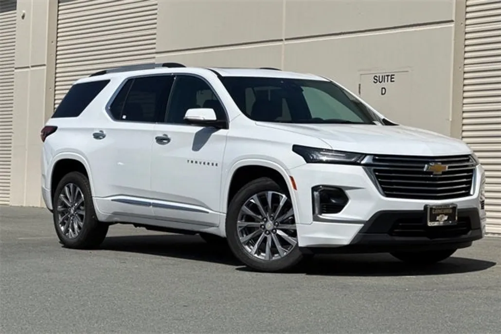 2023 Chevrolet Traverse Premier photo 1