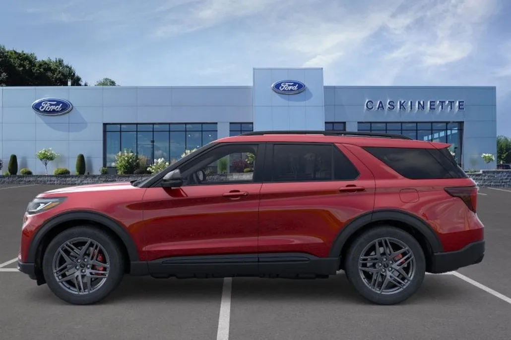 2025 Ford Explorer ST photo 1