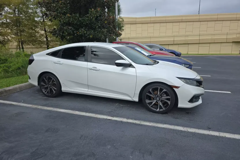 2020 Honda Civic Sport photo 1