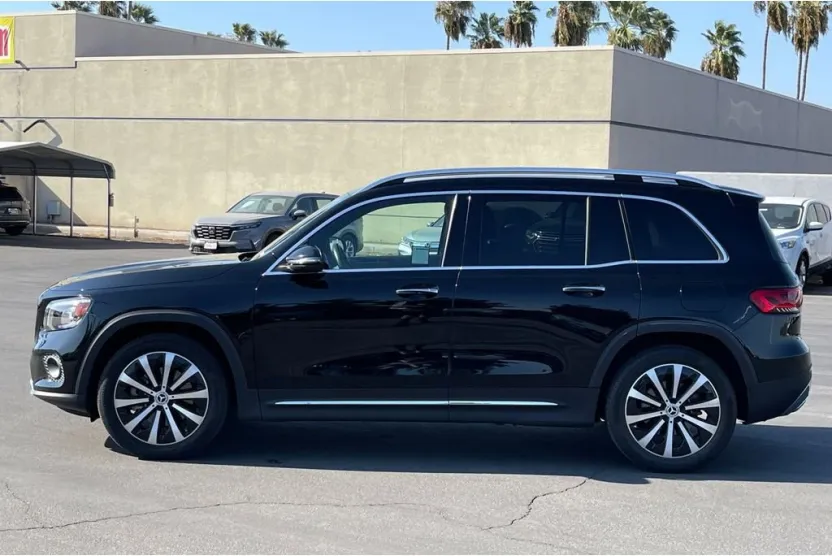 2022 Mercedes Benz GLB 250 photo 1