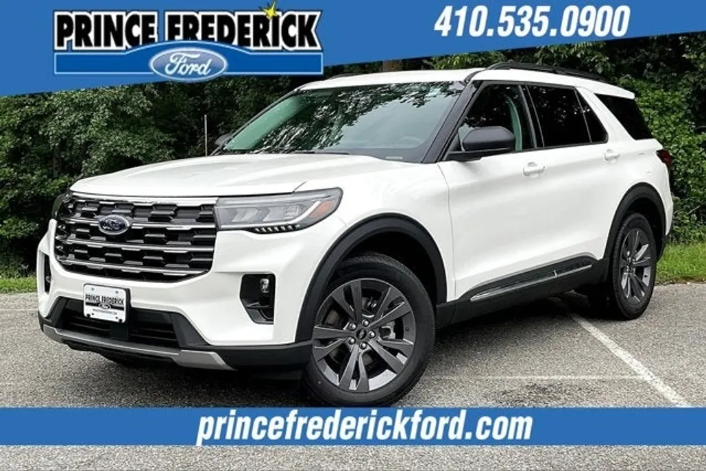 2025 Ford Explorer photo 1