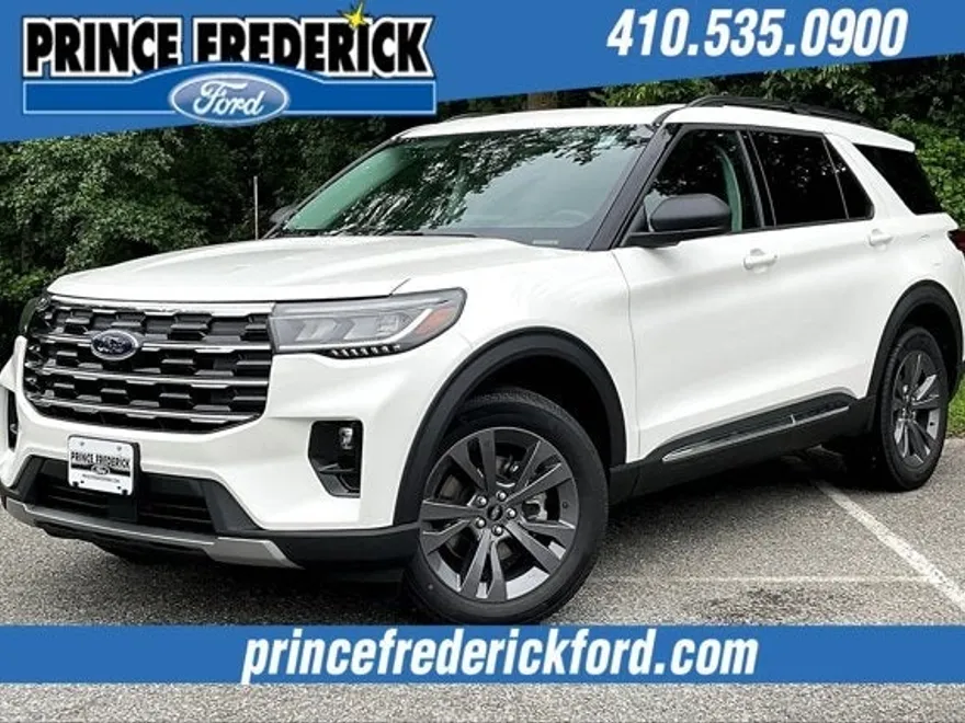 2025 Ford Explorer photo 1