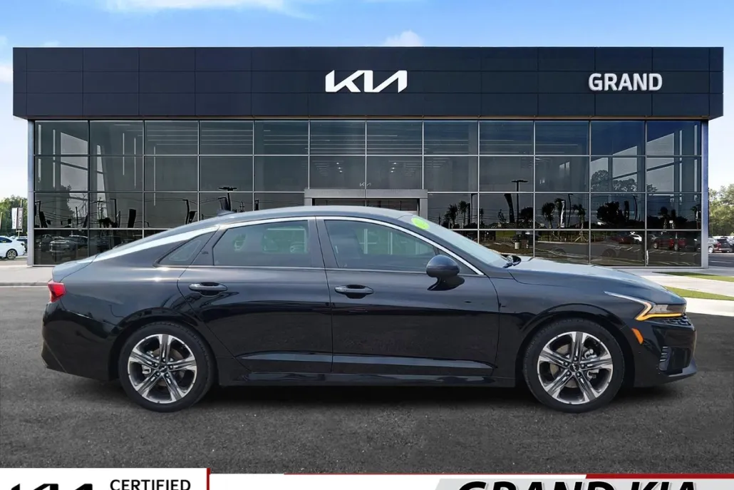2022 Kia K5 LXS photo 1
