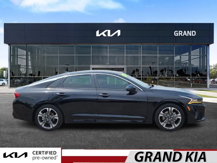 2022 Kia K5 LXS photo 1