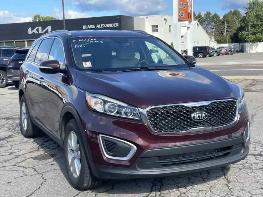 2017 Kia Sorento LX photo 1