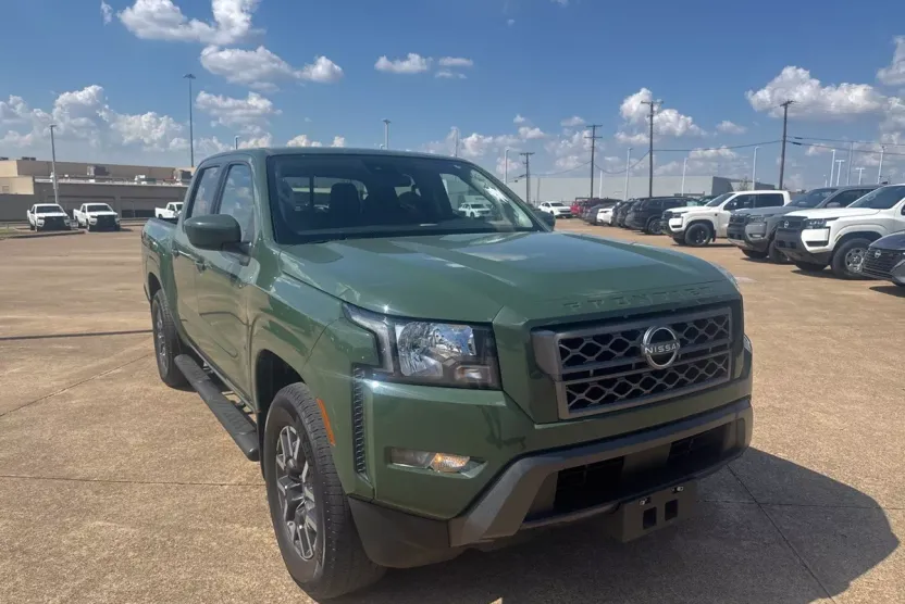 2022 Nissan Frontier SV photo 1