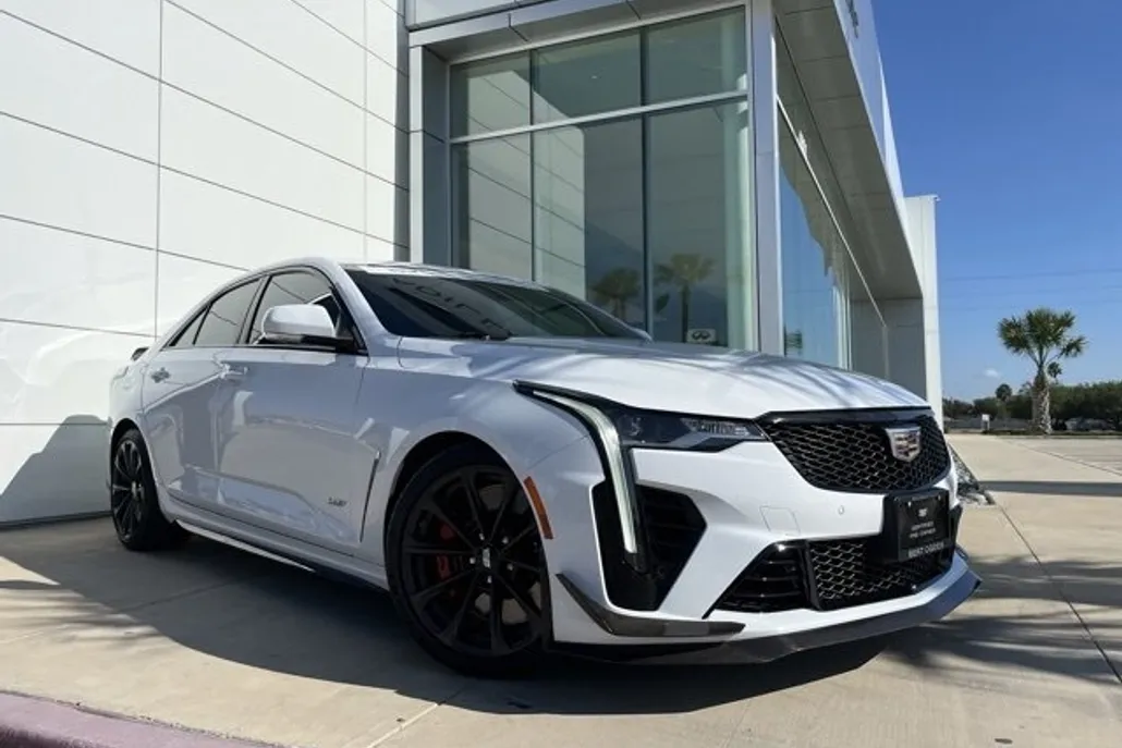 2022 Cadillac CT4 photo 1