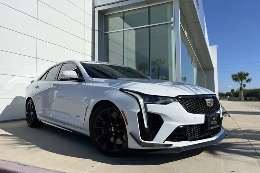 2022 Cadillac CT4 photo 1