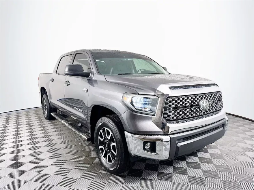 2020 Toyota Tundra SR5 CrewMax photo 1