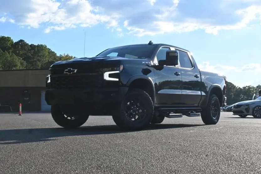 2024 Chevrolet Silverado 1500 ZR2 photo 1