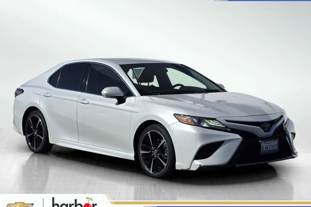 2019 Toyota Camry XSE photo 1