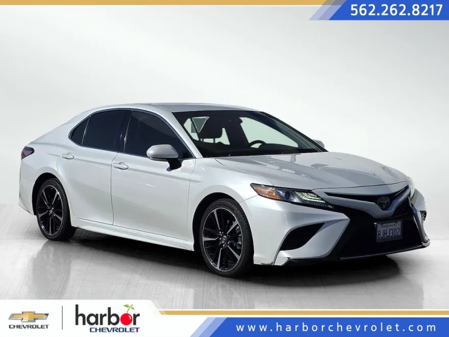 2019 Toyota Camry XSE photo 1