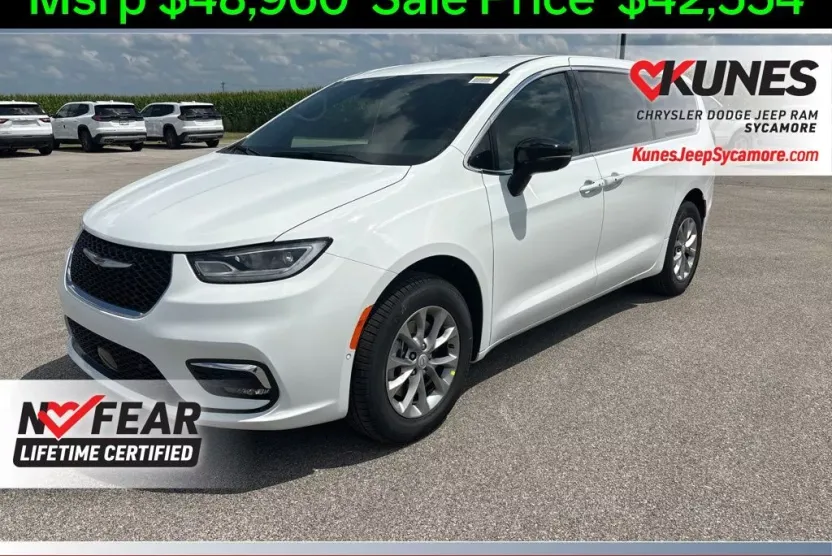 2026 Chrysler Pacifica photo 1