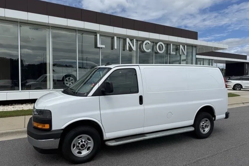 2023 Gmc Savana Cargo 2500 photo 1