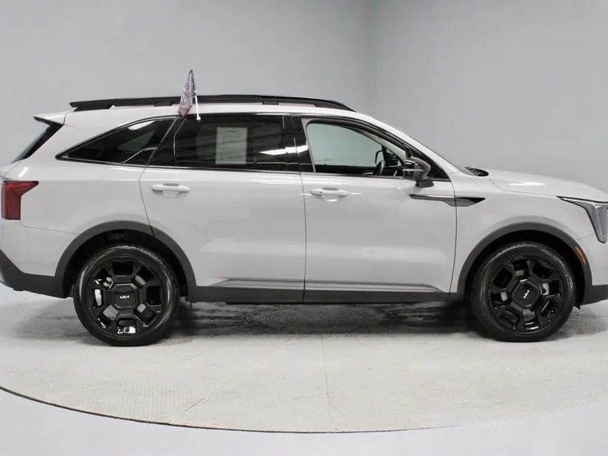 2024 Kia Sorento X-Line EX photo 1