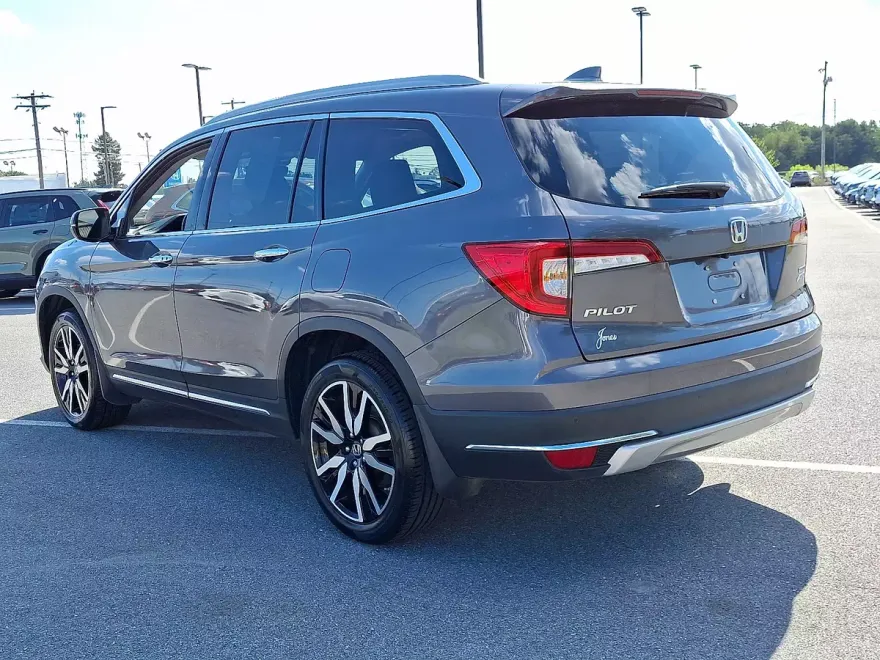 2022 Honda Pilot Touring photo 1