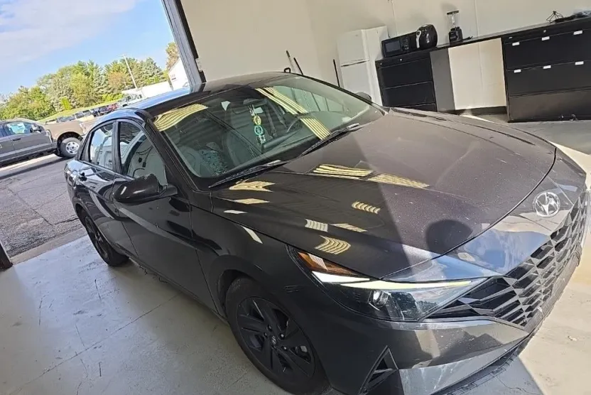 2021 Hyundai Elantra SEL Convenience photo 1