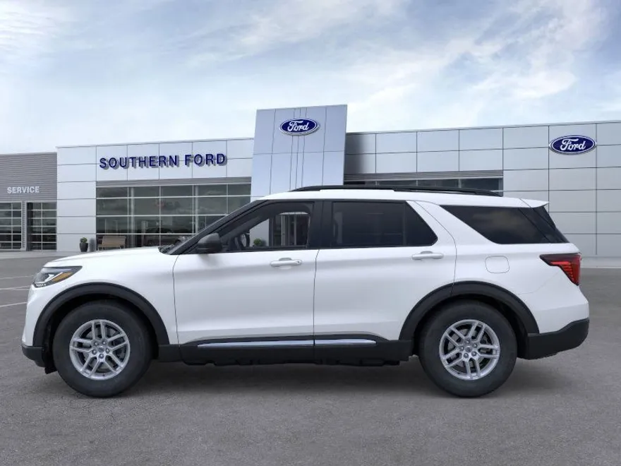 2025 Ford Explorer photo 1