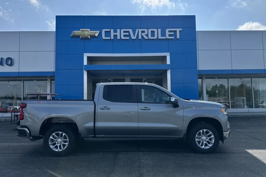 2025 Chevrolet Silverado 1500 LT photo 1