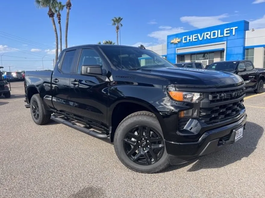 2026 Chevrolet Silverado 1500 Custom photo 1