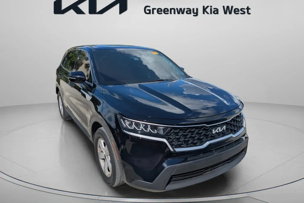 2023 Kia Sorento LX photo 1