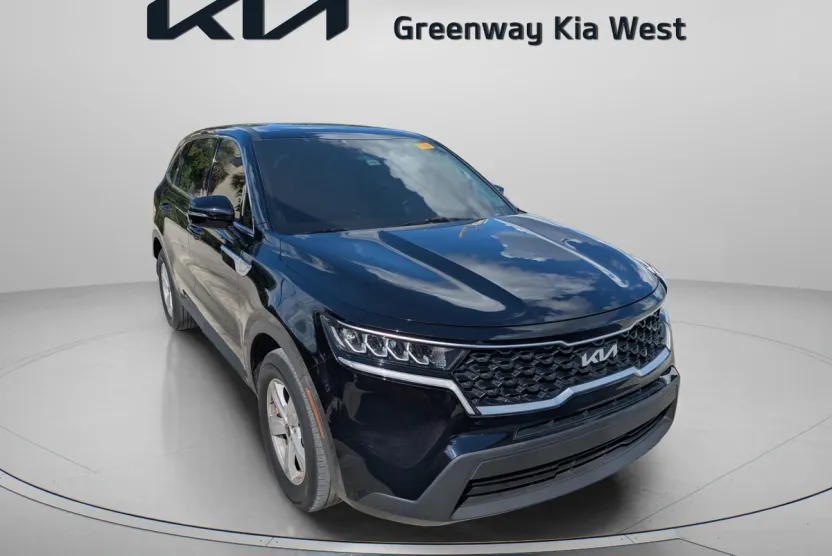 2023 Kia Sorento LX photo 1