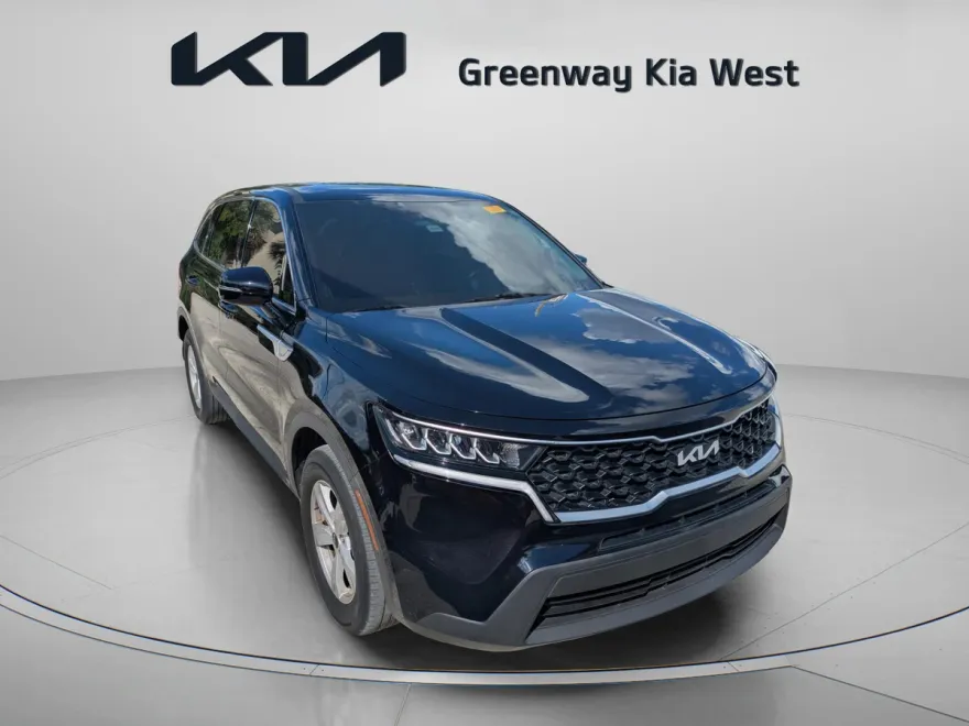 2023 Kia Sorento LX photo 1