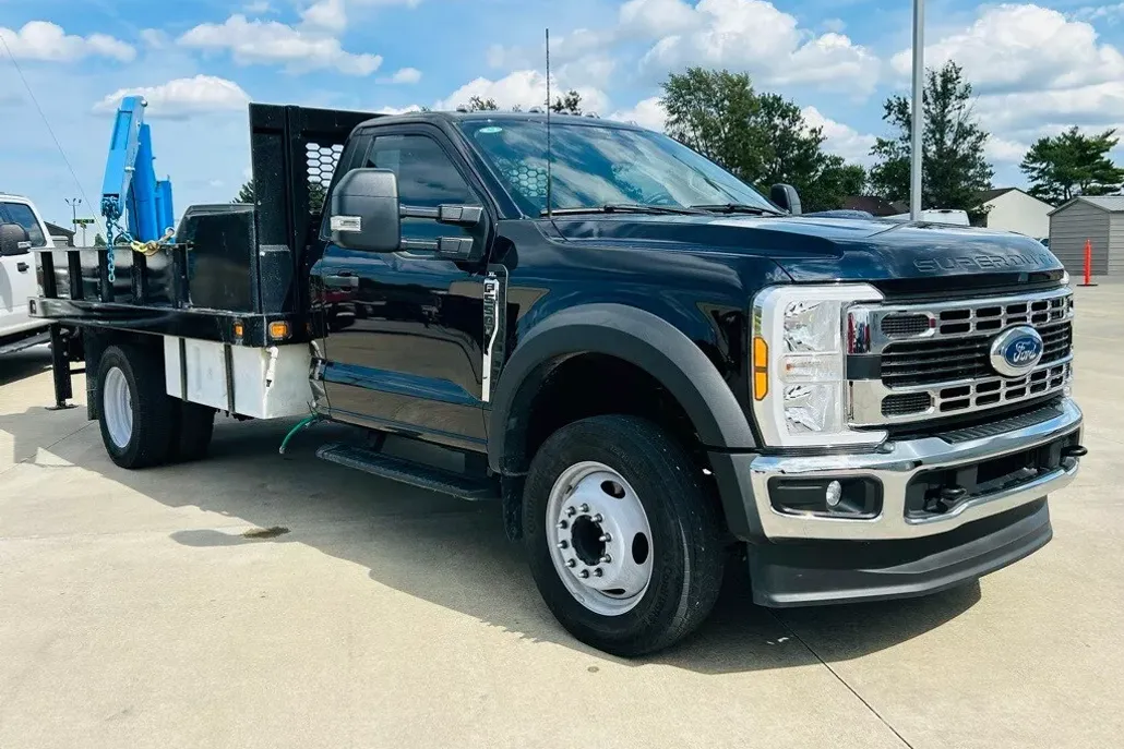 2024 Ford F-550 photo 1