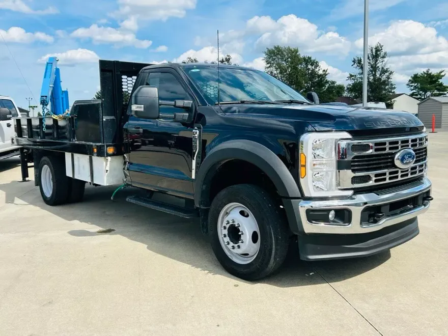 2024 Ford F-550 photo 1