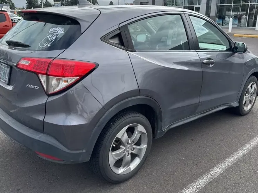 2020 Honda HR-V LX photo 1
