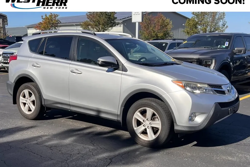 2013 Toyota RAV4 XLE photo 1